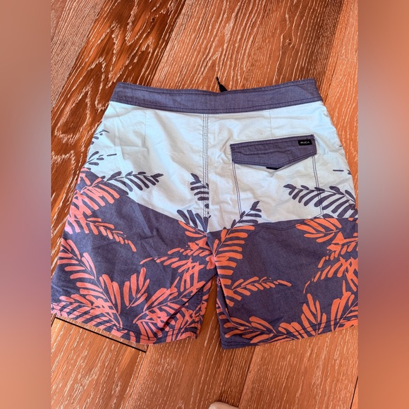 Rvca Mens Palm Split Trunk
| Desertcart Seychelles - Picture 6 of 9